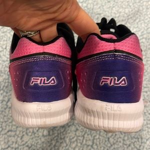 Girls Fila ombré sneakers. Worn 3 times for casual walking on beach.